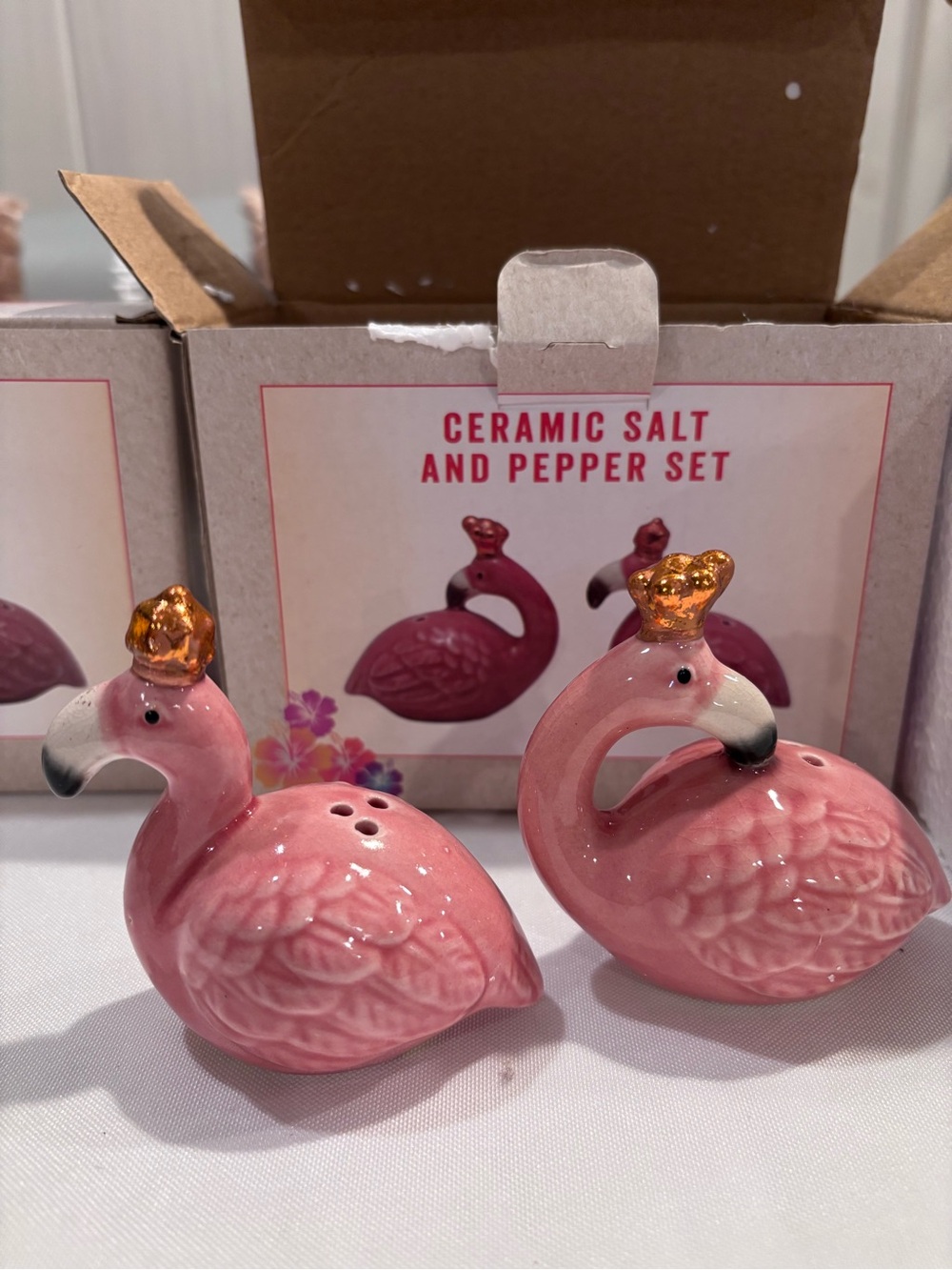2 sets Pink Flamingo Ceramic Salt and Pepper Set - Decorative Home Accent